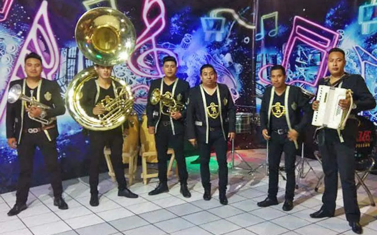 La banda se ha enfocado en la música romántica y para bailar-Cortesía Ángeles del Patrón